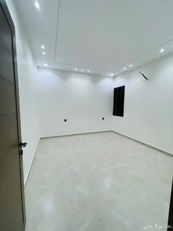 للبيع شقق علوي مع سطح خاص بحي الضيافة غرب الخميس بسعر 520 22