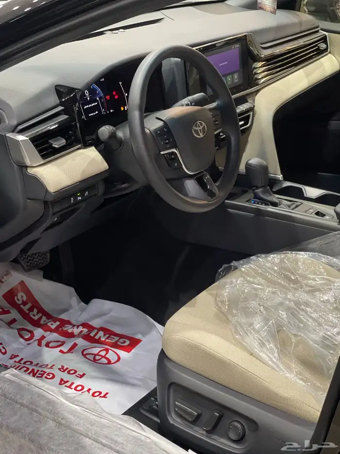 كامري E ستاندر بنزين 2025 سعودي اسود 6