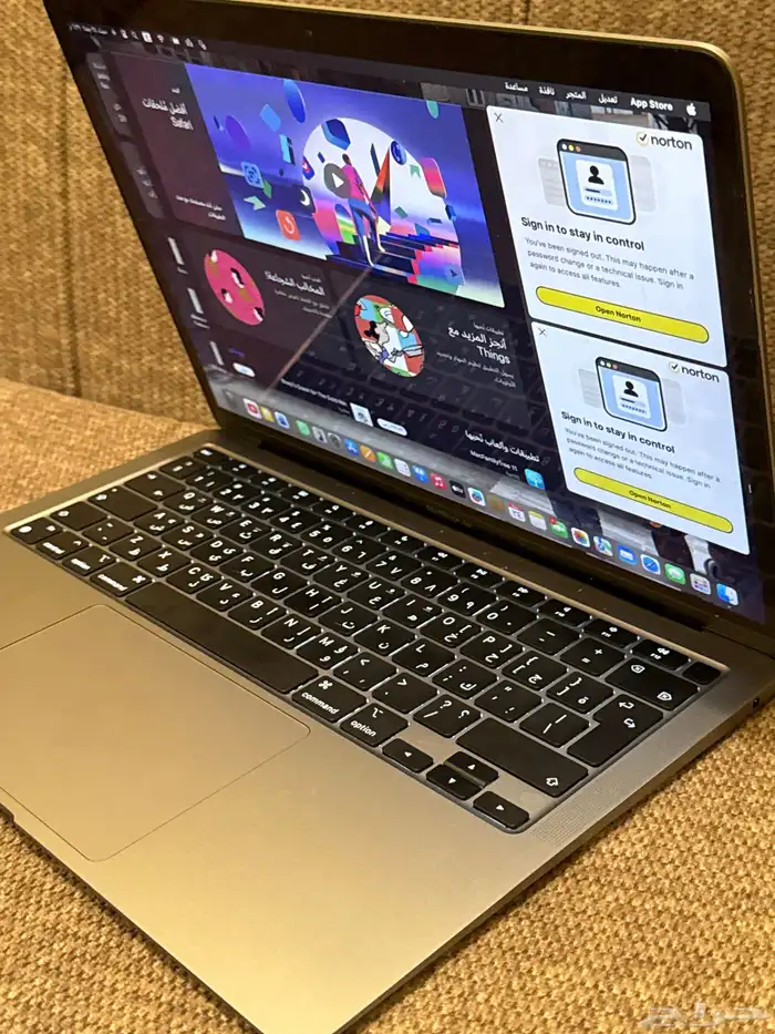 ماك بوك M1   13 بوصه   256 قيقا 4