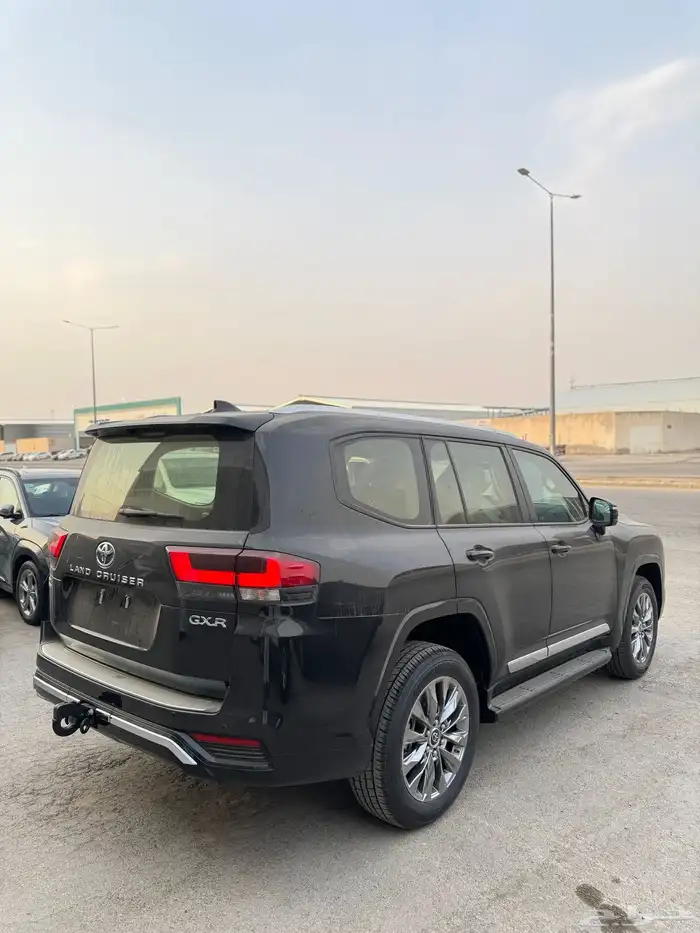 للبيع لاندكروزر2025 - L3 اسود أصفار بأقل الأسعار 3