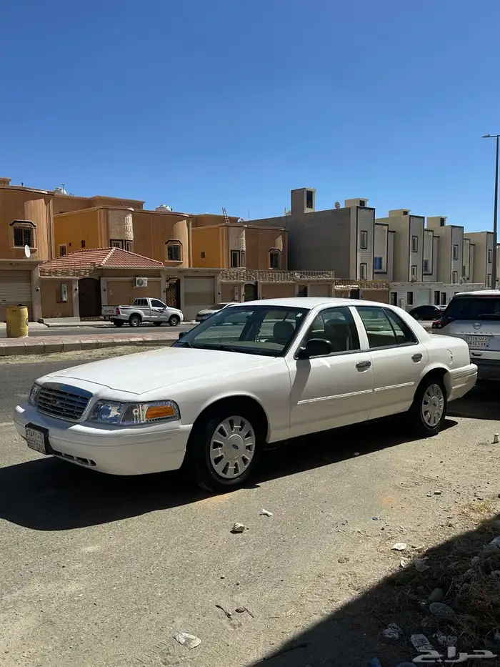 فورد كروان فكتوريا 2010 0