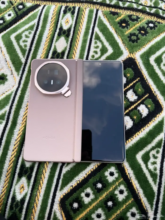 تليفون هونر ماجيك v5 بكل أغراضك مع القلم 9