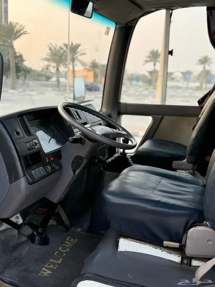 نيسان سلفيان 2014 ديزل 30 راكب 25