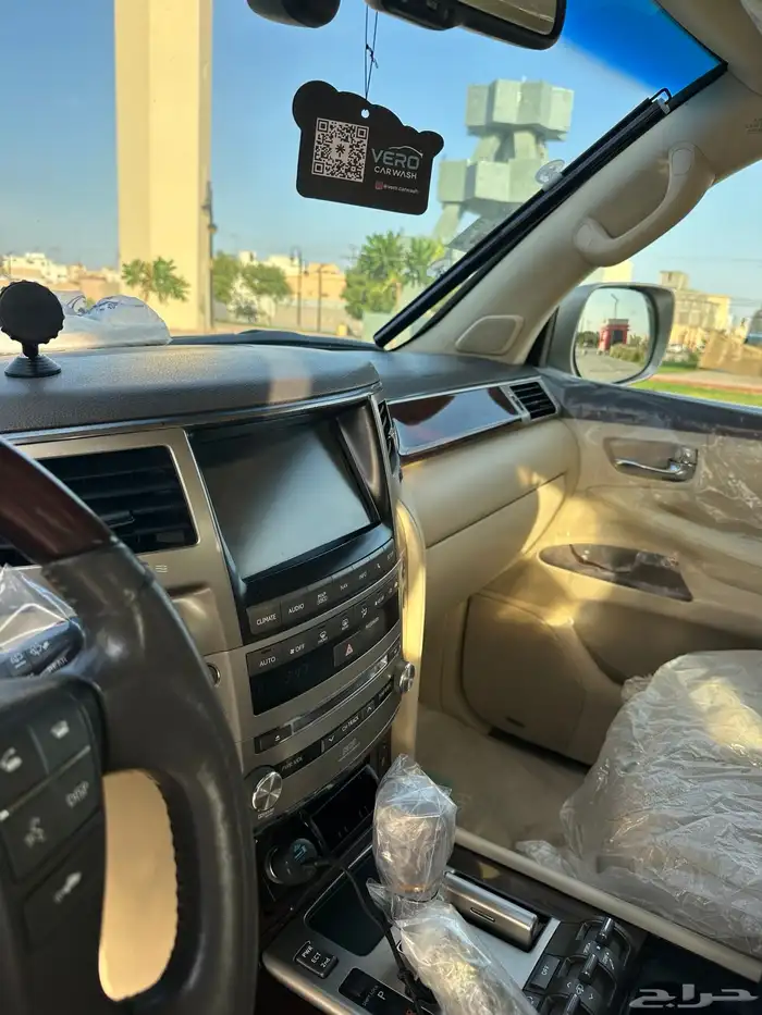 لكزس ذهبي 2014 2