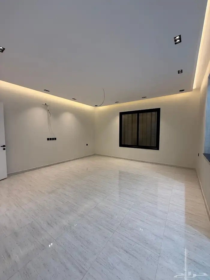 للبيع ارواف علويه بمداخل مستقله وشقق ارضيه ف حي الراقي 54