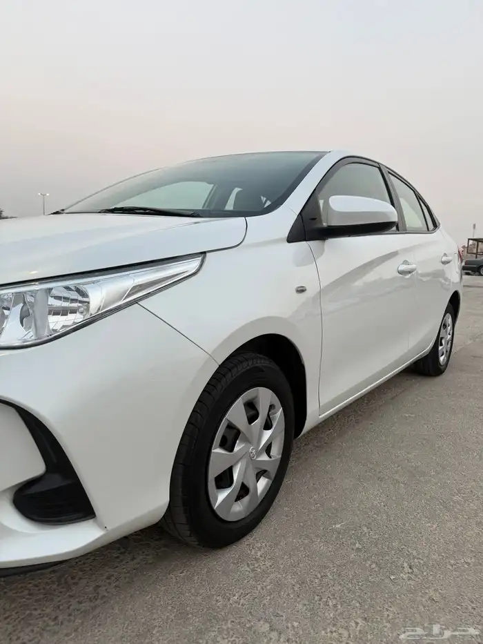 تويوتا يارس 2022 سعودي 1.5قمه بنضافه 17