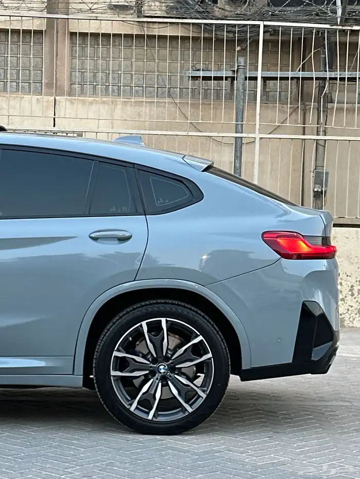 للبيع Bmw x4 40iM موديل 2023 5
