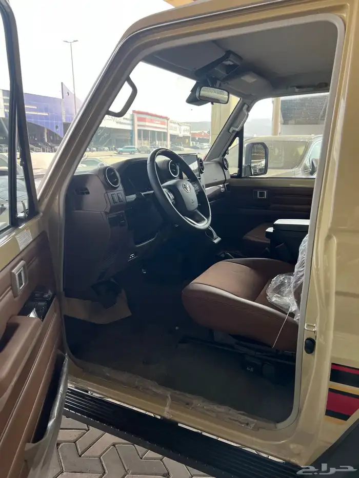 تويوتا جيب ربع مصندق 2025 بريمي فل كامل 7