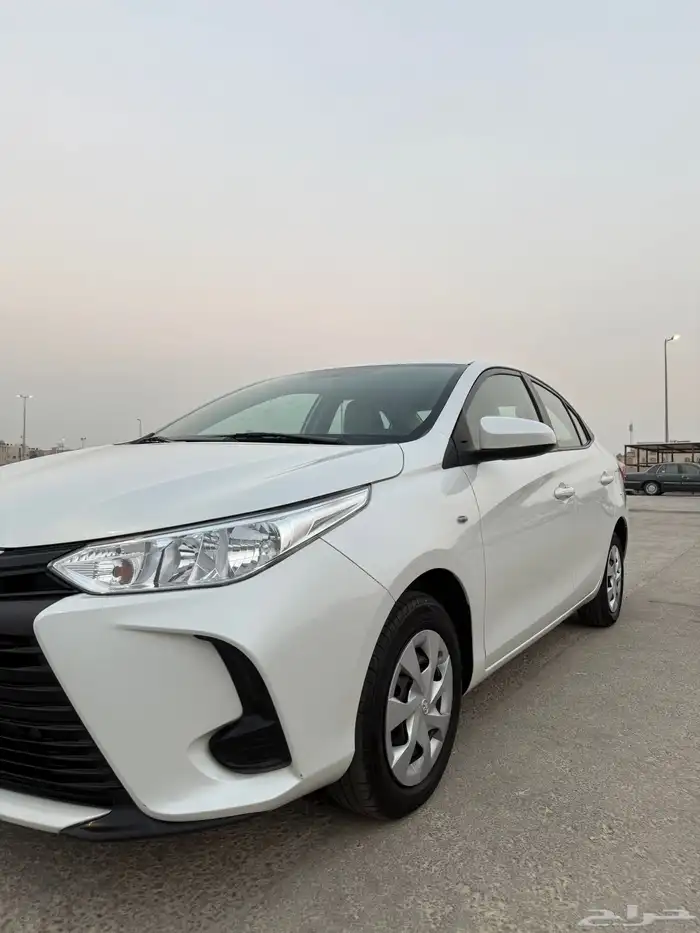 تويوتا يارس 2022 سعودي 1.5قمه بنضافه 13