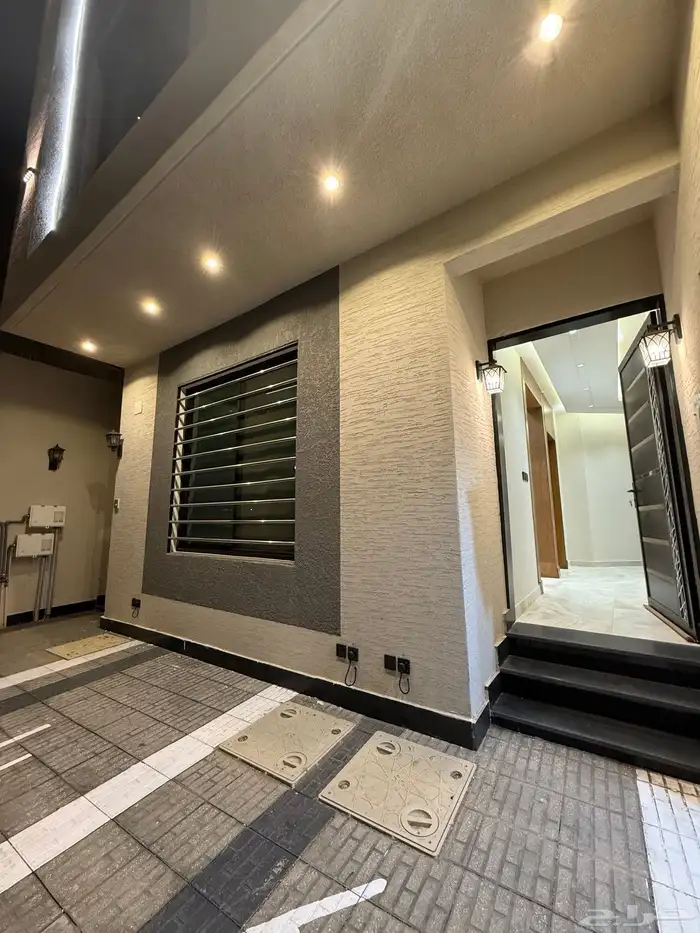 للبيع شقة ارضي 6 غرف بحي البديع أبها سعر عادل 500 الف فقط 1