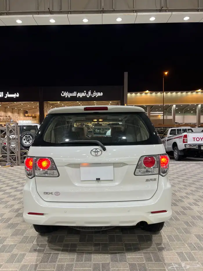 للبيع تويوتا فورتشنر موديل 2015 ممشى قليل 4