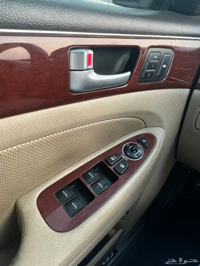 للبيع جينسس 2013 12