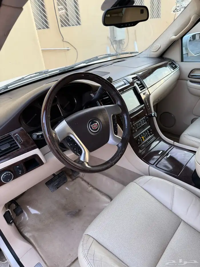 اسكاليد 2007 نظيف 1