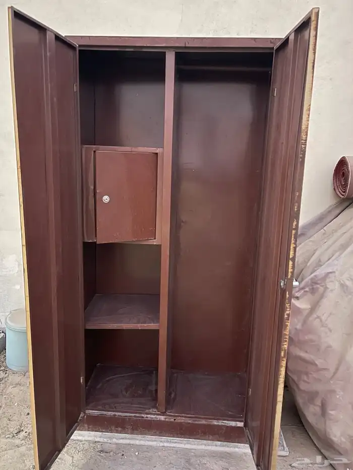 للبيع دولاب حديد 1