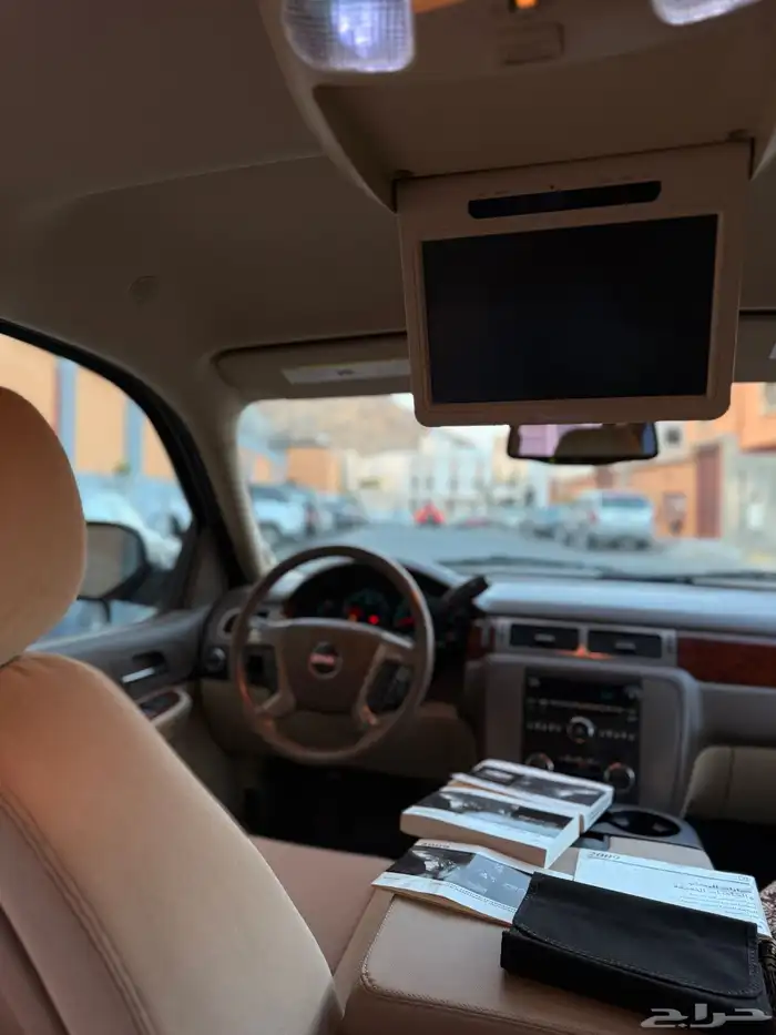 جمس يوكن XL طويل مستخدم اول ممشى قليل بحالة الوكالة 2009 15