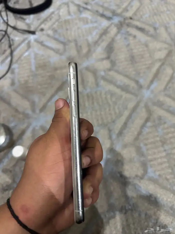 ايفون اكس ار ابيض للبيع 4