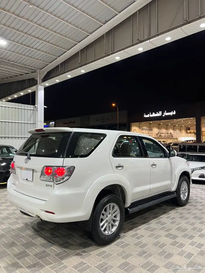 للبيع تويوتا فورتشنر موديل 2015 ممشى قليل 5