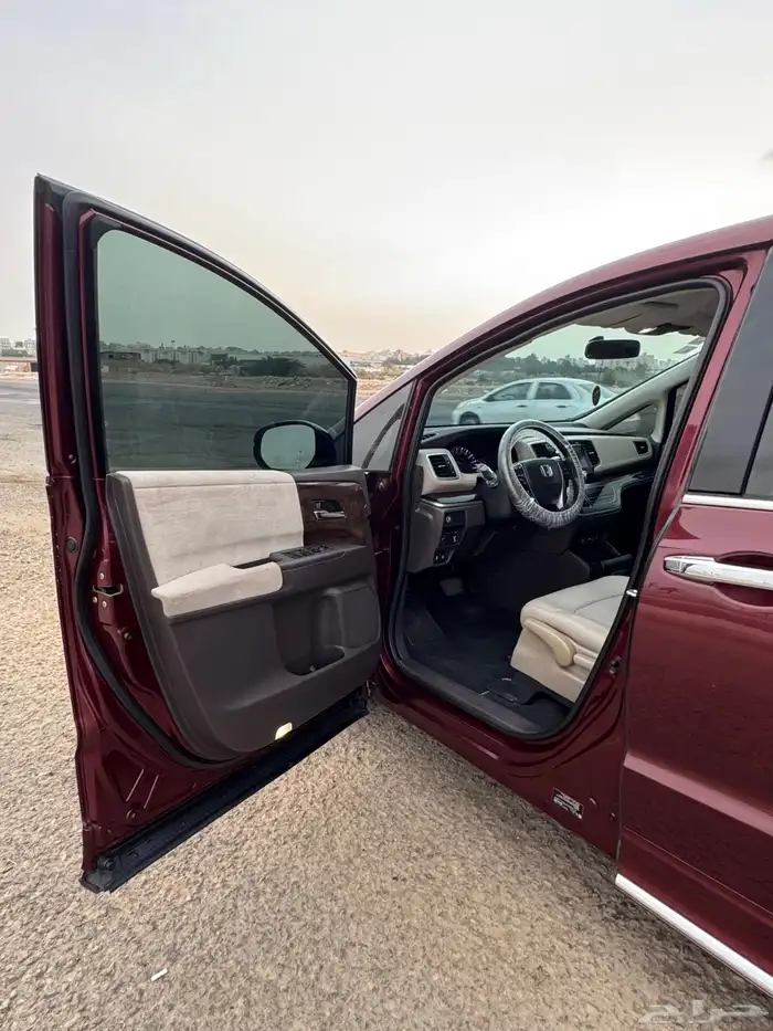 للبيع هوندا اوديسي 2018 بحالة نظيفه 7