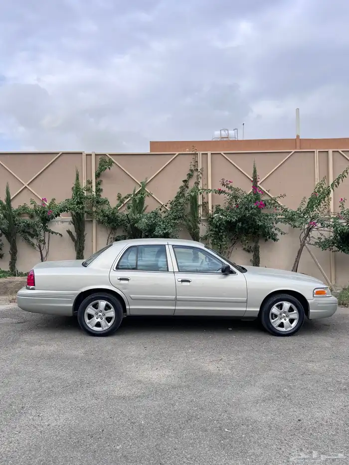 فورد فكتوريا 2011 ممشى قليل (( تم البيع )) 2