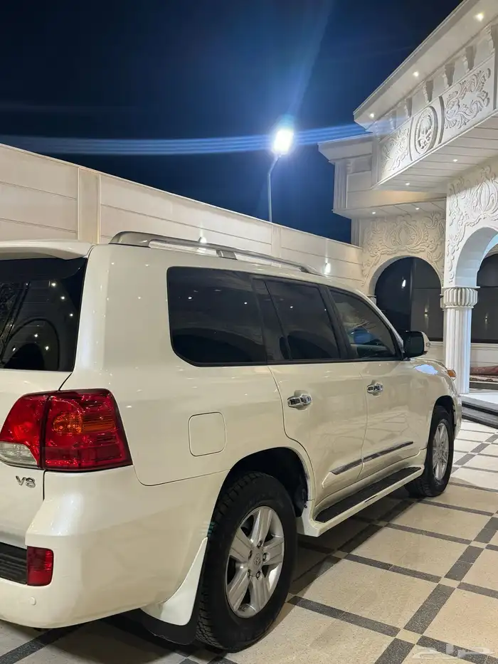 للبيع جيب لاندكروزر 5