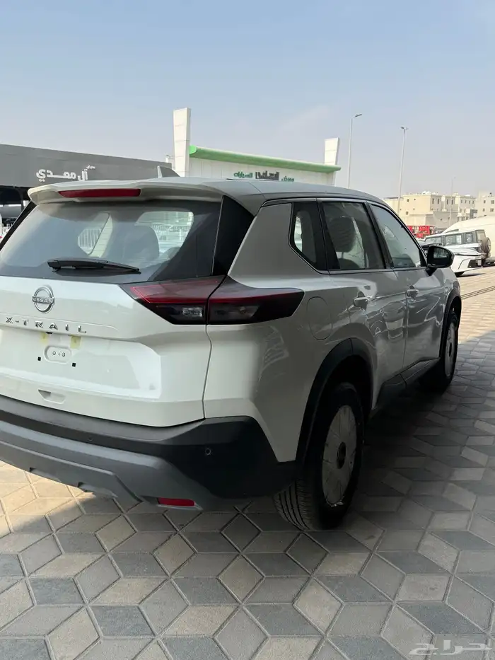 نيسان اكس تريل 7مقاعد دبل استاندر 0