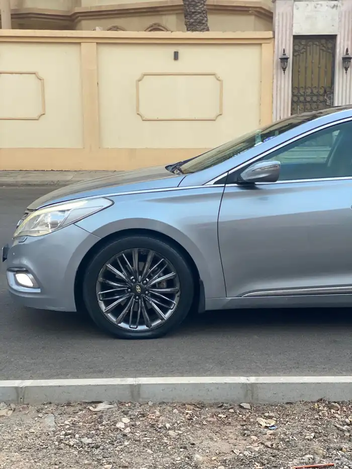 ازيرا 2015 فل كامل نظيفة جدا 3