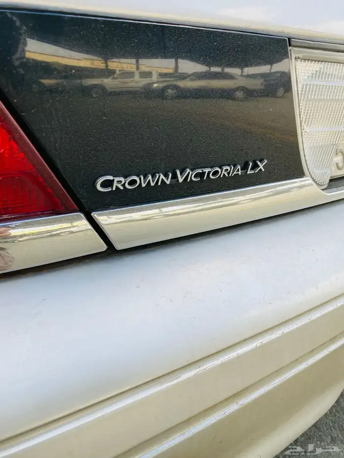 فورد كراون فيكتوريا 2011 6