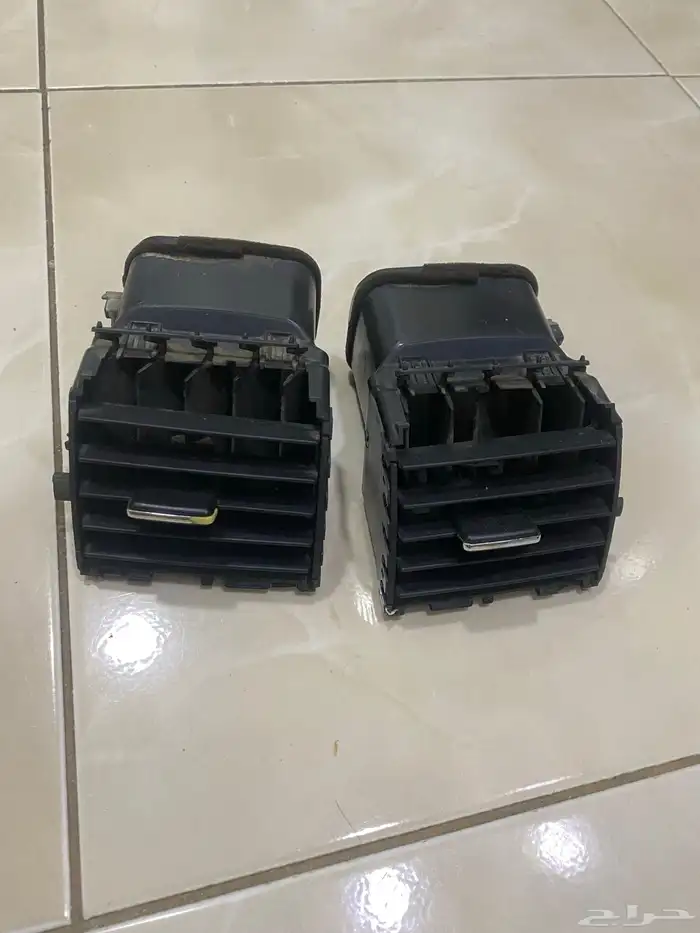 عداد كورلا من 2007-2013 ممشي حقيقي 180 الف وهوايات المكيف 0