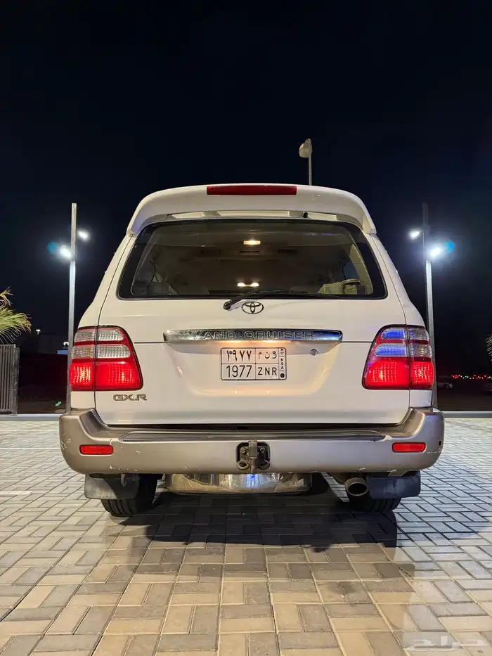 لاندكروزر 2005 . 3