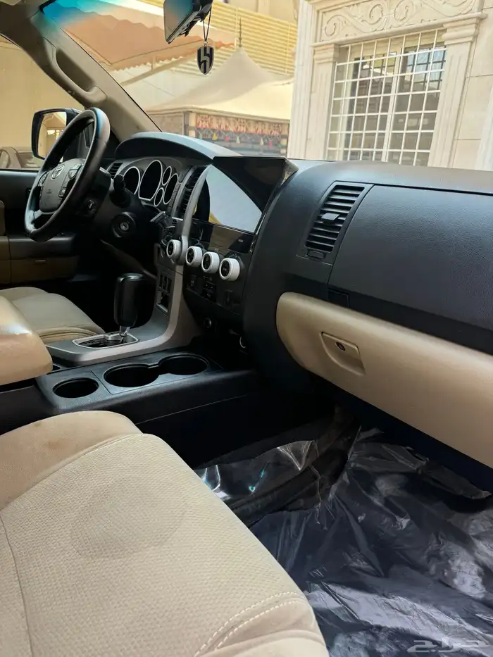 للبيع اسكويا مديل 2012 5