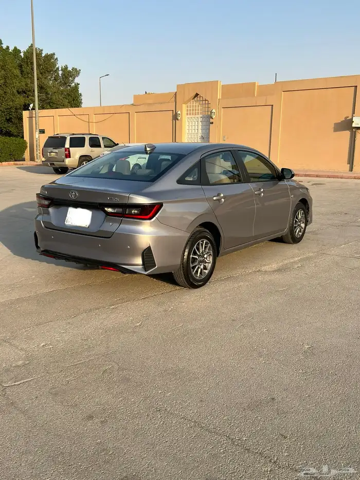 للبيع يارس 2023 وكالة بالكامل 6