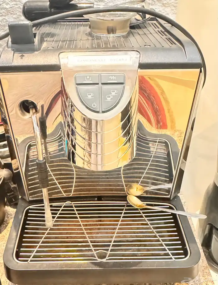 معدات كافيه ومقهى للإيجار بالرياض 1