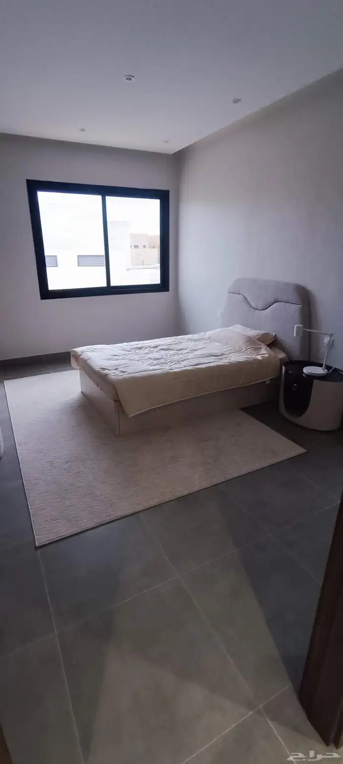 مهندس مدني خريج 2021 لدي خبره بالمملكه ولدي رخصة قيادة 13