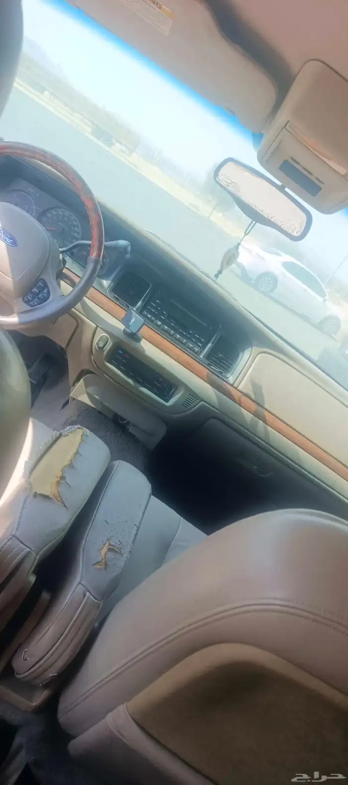 فورد فكتوريا 2004 2