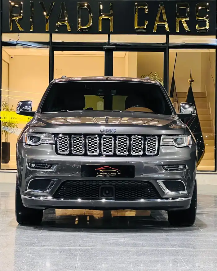 جيب جراند شروكي ساميت 2021 (بحالة الوكالة) 2