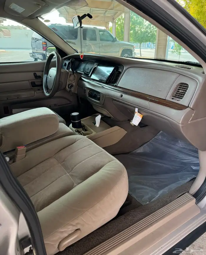 فورد فكتوريا 2005 8