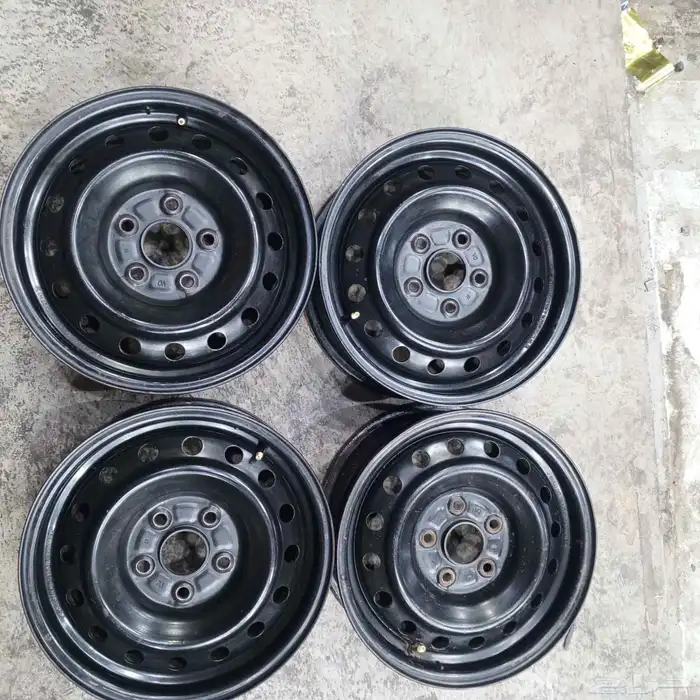 جنوط هايلكس تويوتا مقاس 15 اصلي وكاله عادي 9