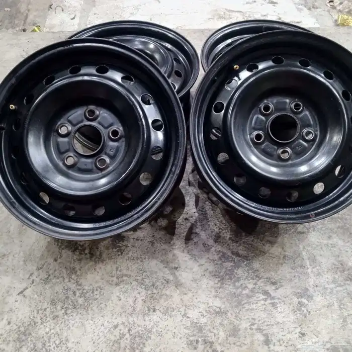 جنوط هايلكس تويوتا مقاس 15 اصلي وكاله عادي 1