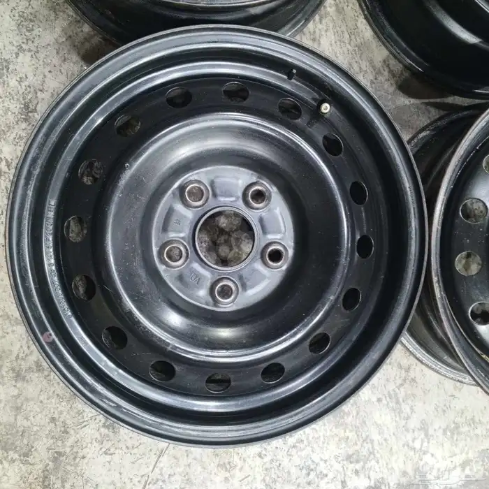 جنوط هايلكس تويوتا مقاس 15 اصلي وكاله عادي 8