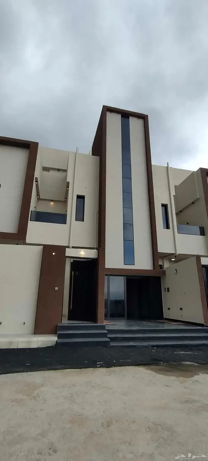 للبيع شقق ارضية وعلويه موقع مميز أسعار تبدا من 520الف 1