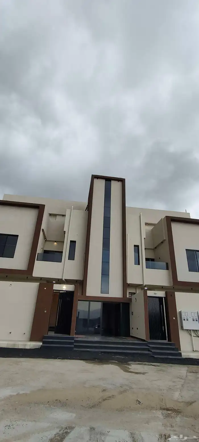 للبيع شقق ارضية وعلويه موقع مميز أسعار تبدا من 520الف 0