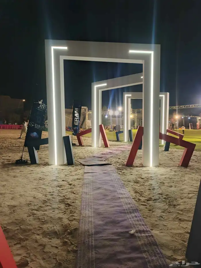 متخصصون في تنظيم الحفلات وتجهيز الافتتاحيات تركيب تراس 0