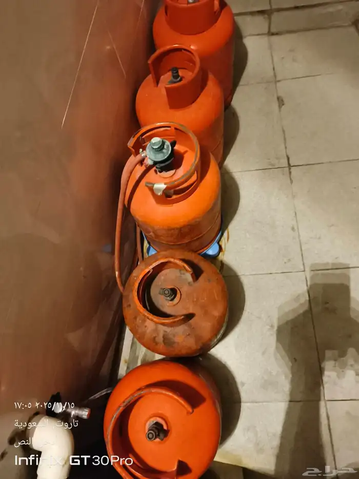 اصطونات غاز سرندرات للبيع بحاله ممتاز ع شرط 1