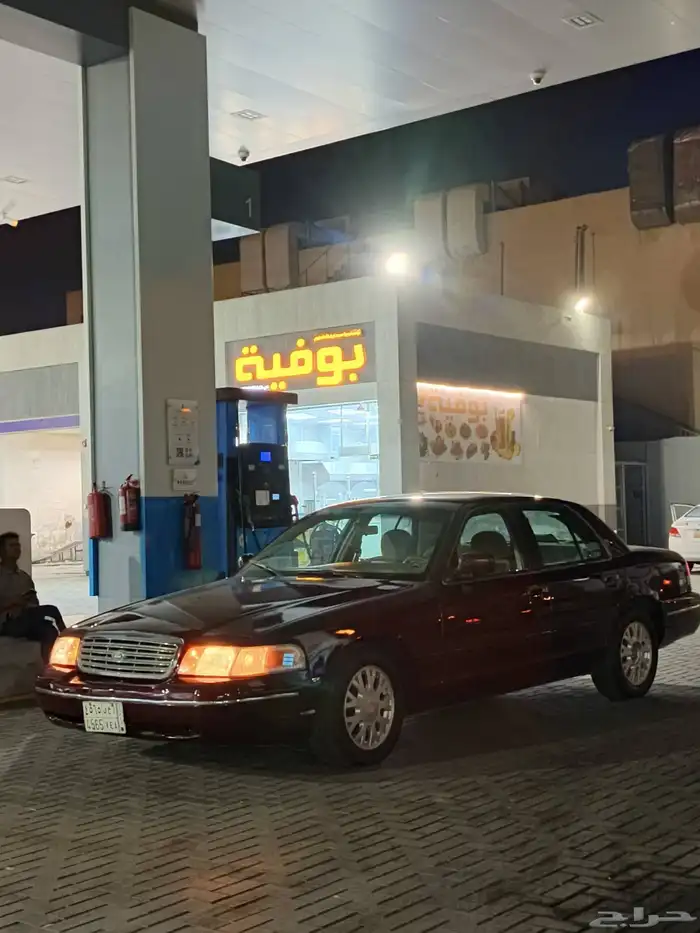 Ford crown Victoria  new fahas. new paint  new tyre  new sus 0