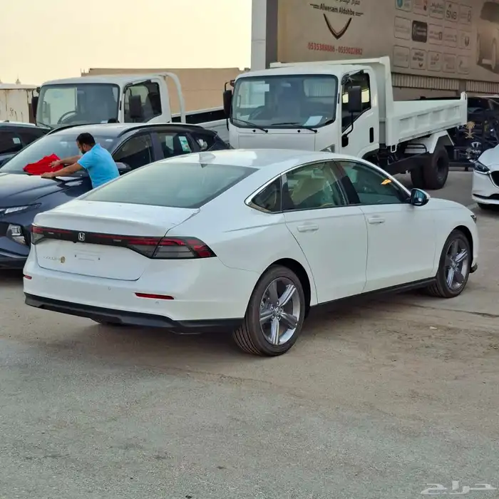 هوندا اكورد 2025 EX نص فل خليجي السعر 128 الف شامل الضريبه 5
