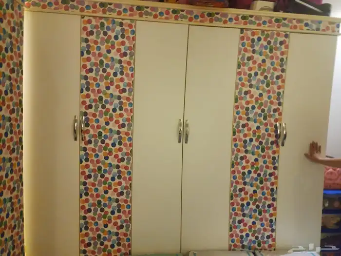 دولاب خشب ست ابواب نظيف 2