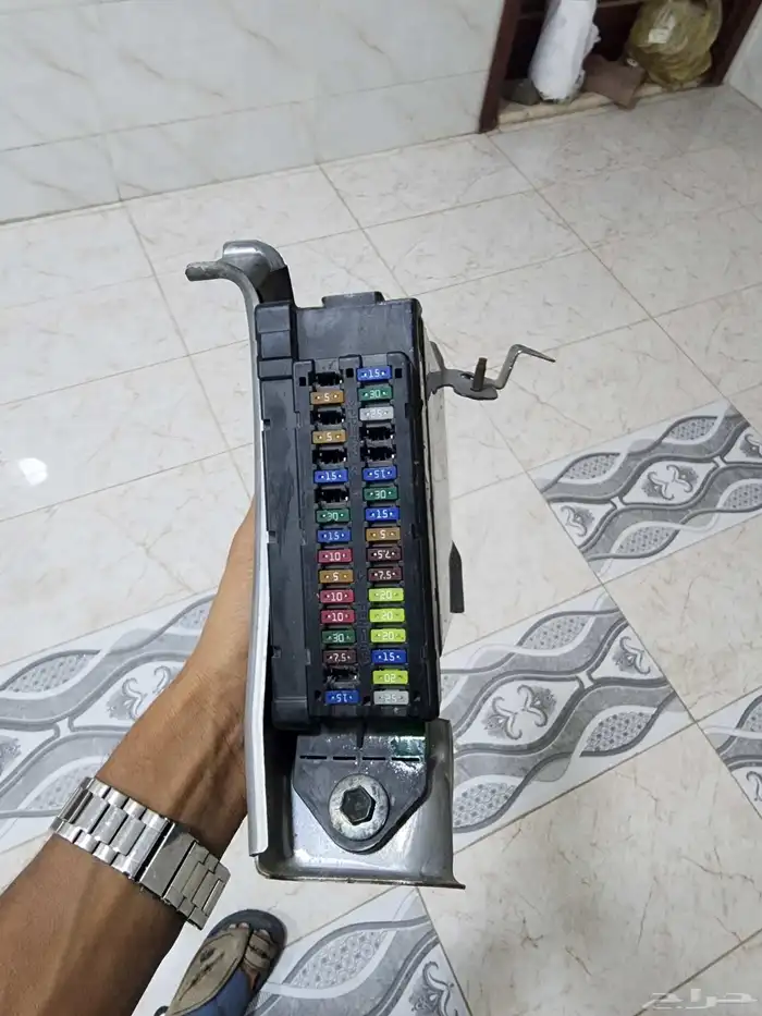 مجمع الفيوزات لاندكروزر وكاله خطين 1