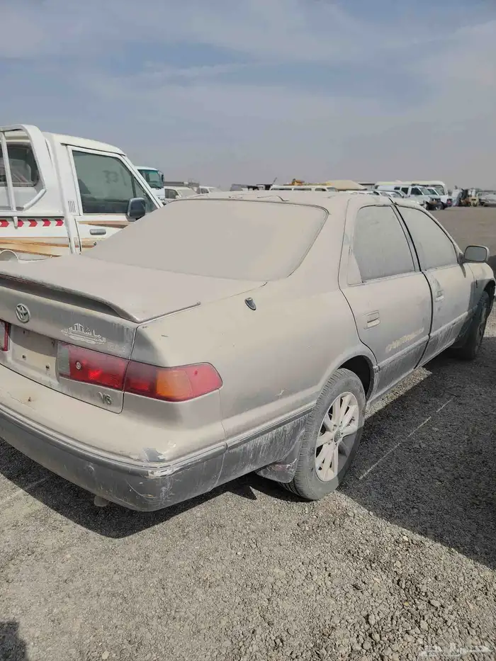 هايلوكس وكامري وفان هواندي للبيع تشليح 4