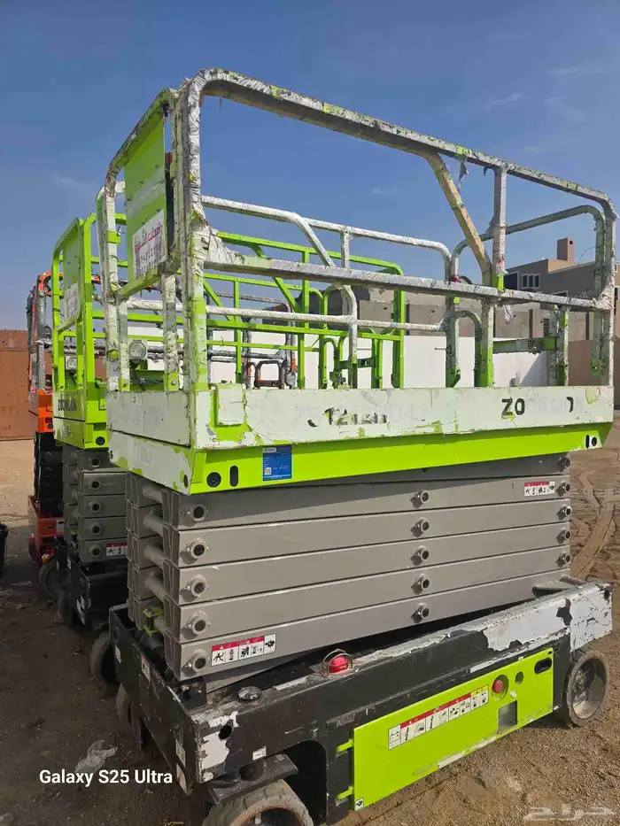 سيزرلفت للايجار رافعه مقصيه للايجار رافعات مقصيه للايجار كهب 3