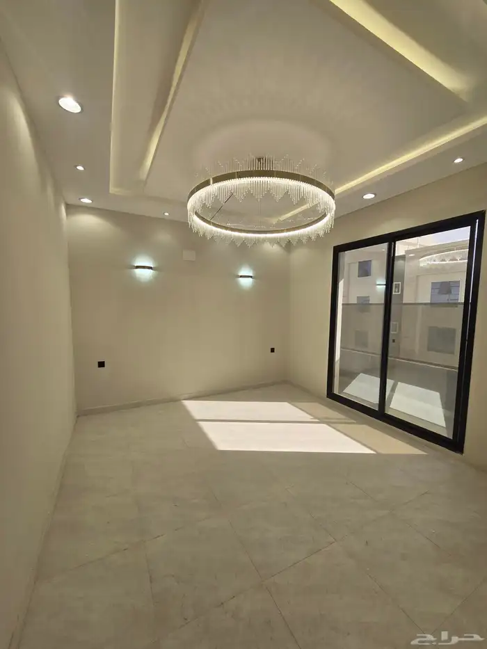 للبيع شقه علويه مصعد جاهز وسطح خاص بجوار المطار 3